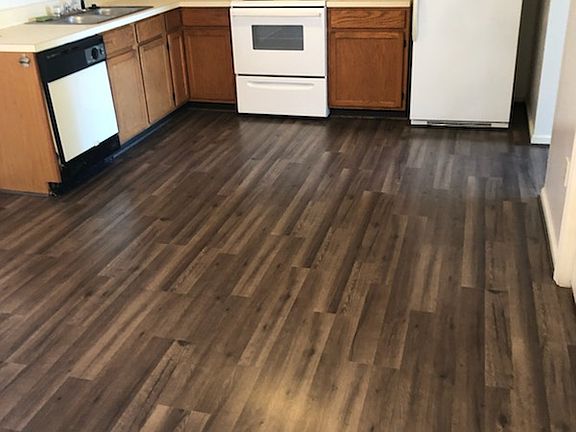 3rd image of 164 Hackberry Dr