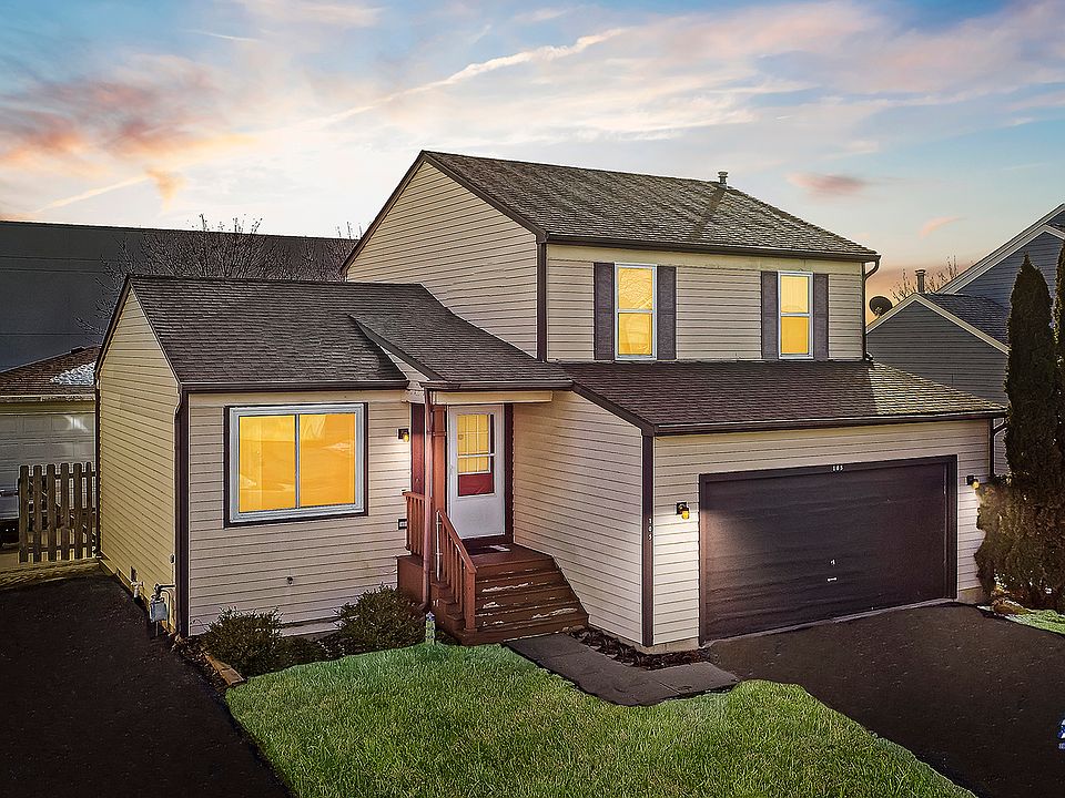 1st image of 105 W Sprucewood Ln