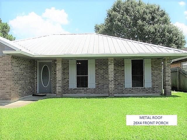 1st image of 2502 Amy Dr