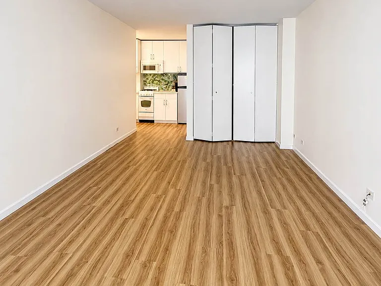 45 E 25th St #11D — Photo 1