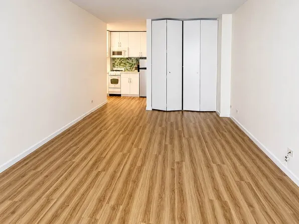 45 East 25th Street image 1 of 11