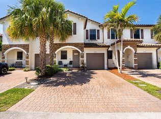 5421 NW 27th St, Margate, FL 33063