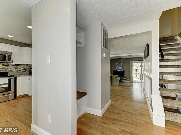 2nd image of 16174 Henderson Ln