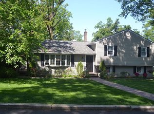 6 Eastway, Hartsdale, NY 10530