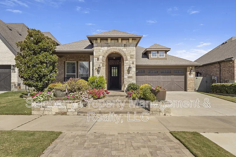 1104 Homestead Way