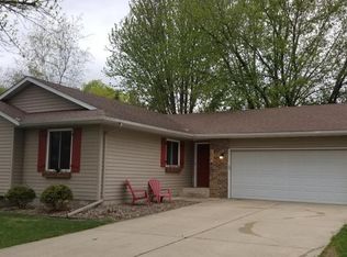1054 11th Ave NE, Owatonna, MN 55060
