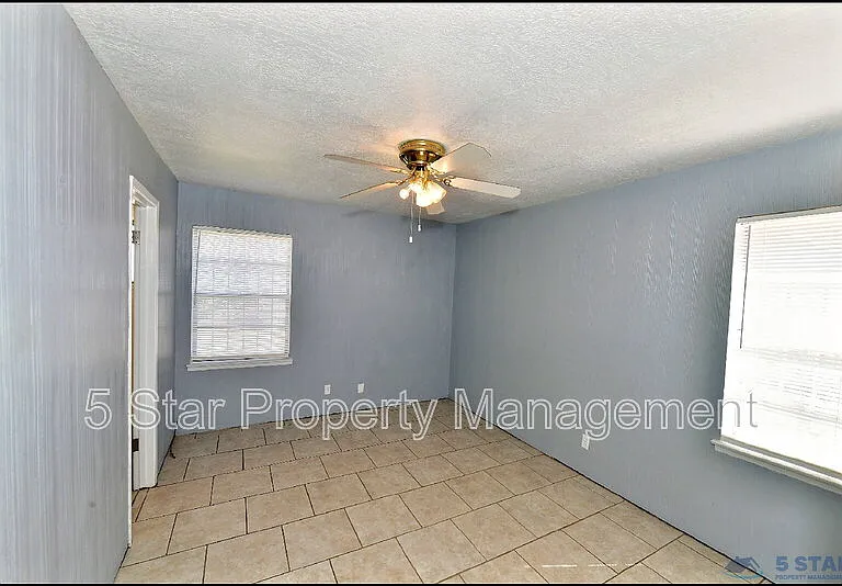 5613 Creston Ave — Photo 24