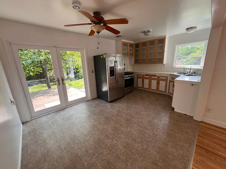 361 Avenida De La Vereda — Photo 4