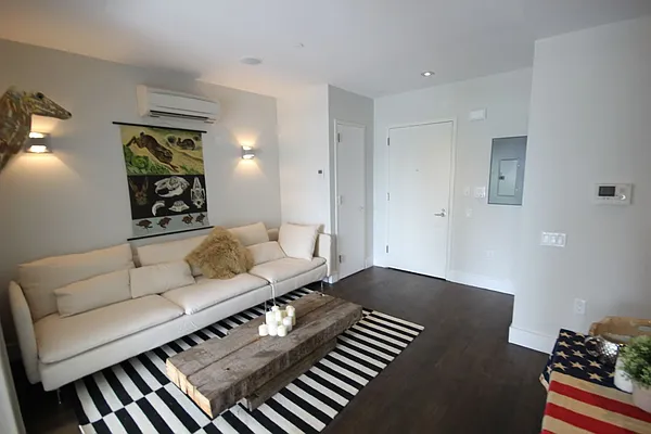 Rented by Nooklyn NYC LLC | media 104