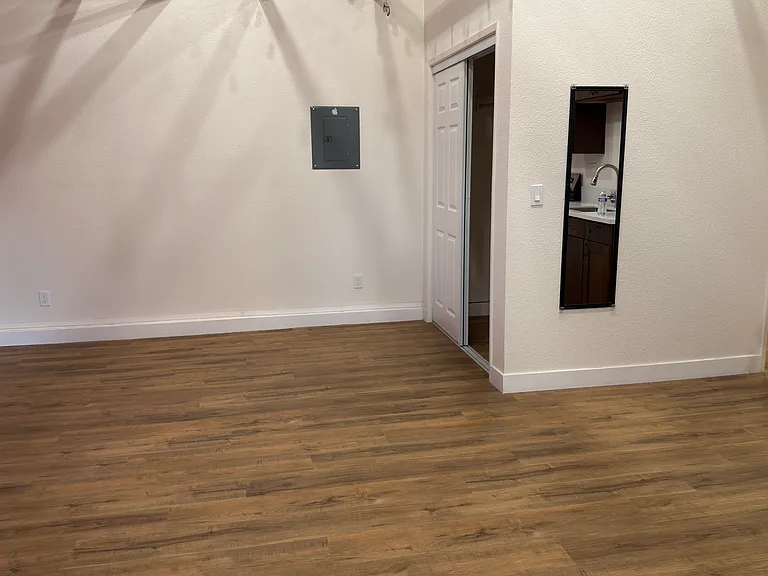 4224 Governor Dr — Photo 5