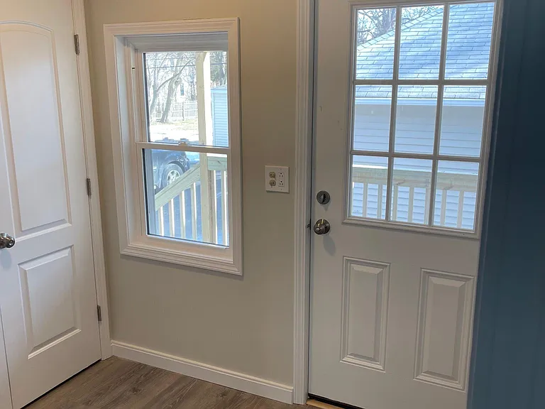 313 N Wolf Rd — Photo 41