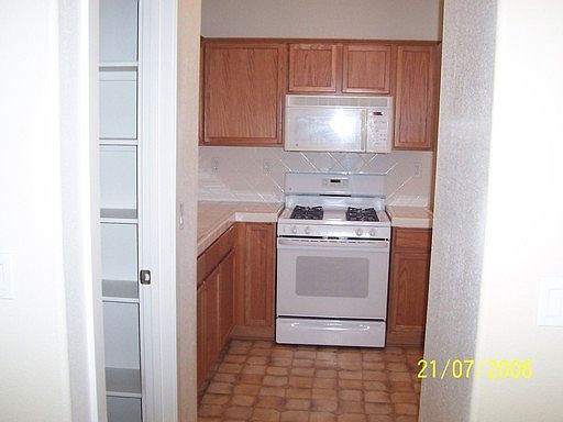 5th image of 1080 Village Knoll Dr