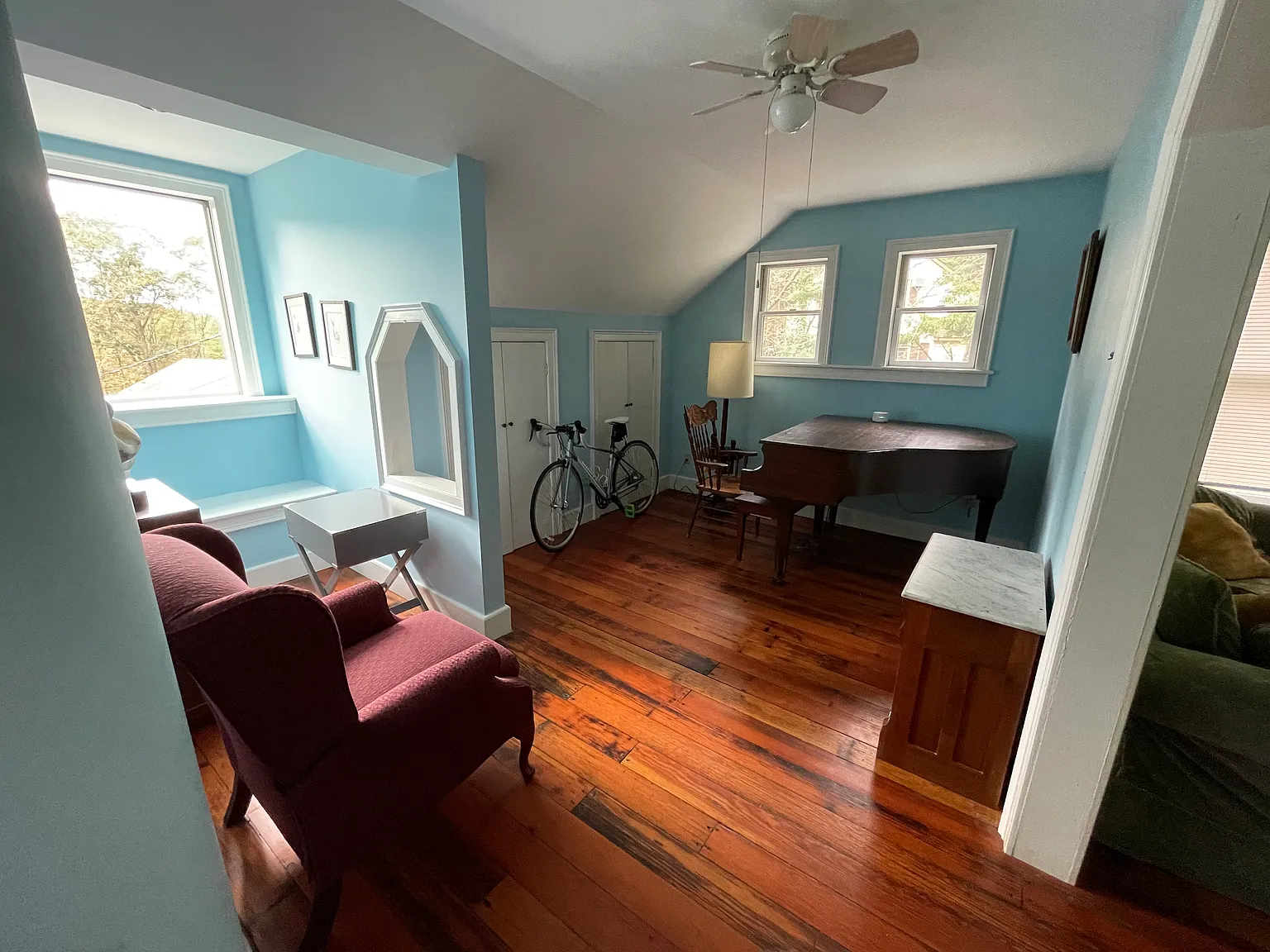 2 bed, 1300 sqft, $2,200 — Photo 2