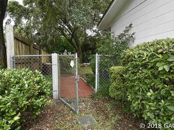 3rd image of 4610 NW 30th St