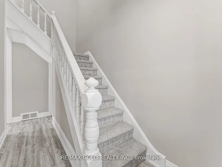 4445 Simcoe St — Photo 25