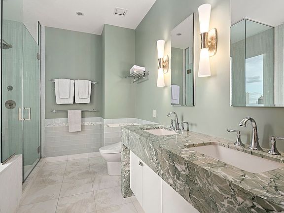 4th image of 305 E 85th St #19B