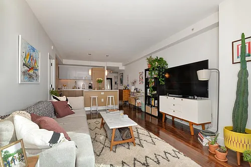 77 Hudson St Photo 1