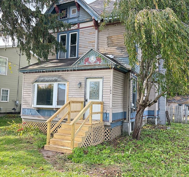 1st image of 104 N Main St