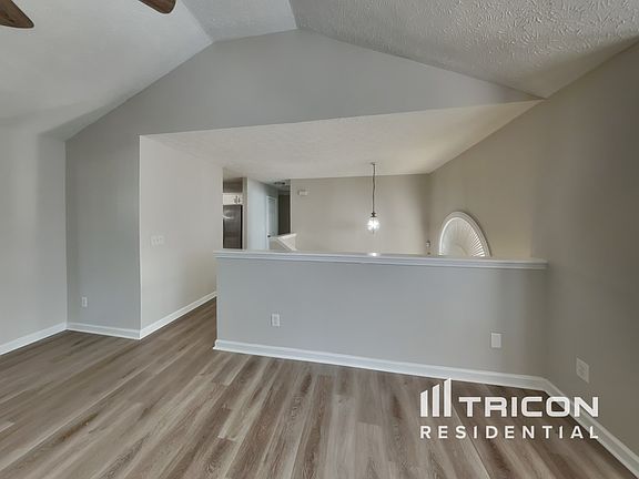 2nd image of 1436 Buckingham Pl