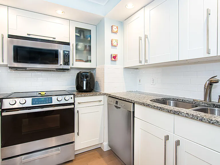 5600 N Flagler Dr #1404 — Photo 7