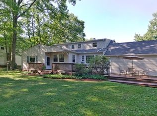 2 Brentwood Dr, Morris Plains, NJ 07950