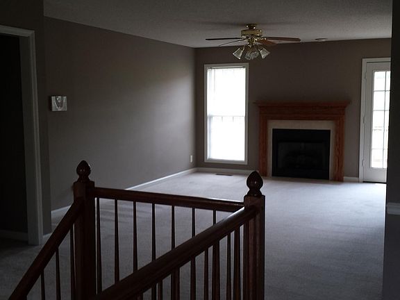 5th image of 939 Hedge Apple Dr