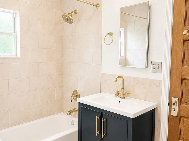 413 W North Bay St — Photo 10