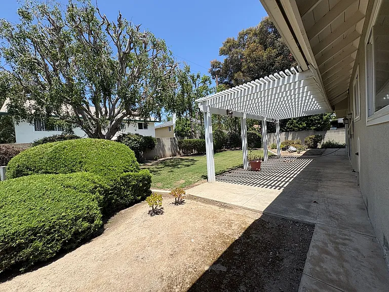 1901 E Catalina Ave — Photo 3