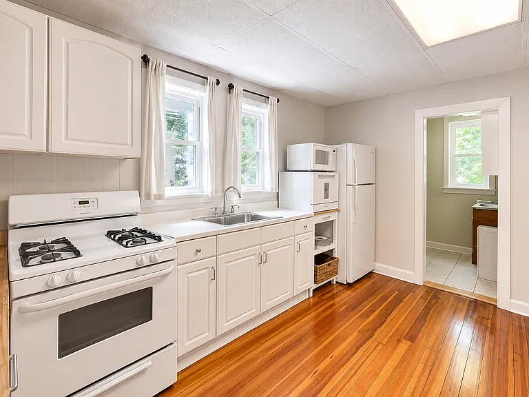 18 Radcliffe Rd #2 — Photo 5