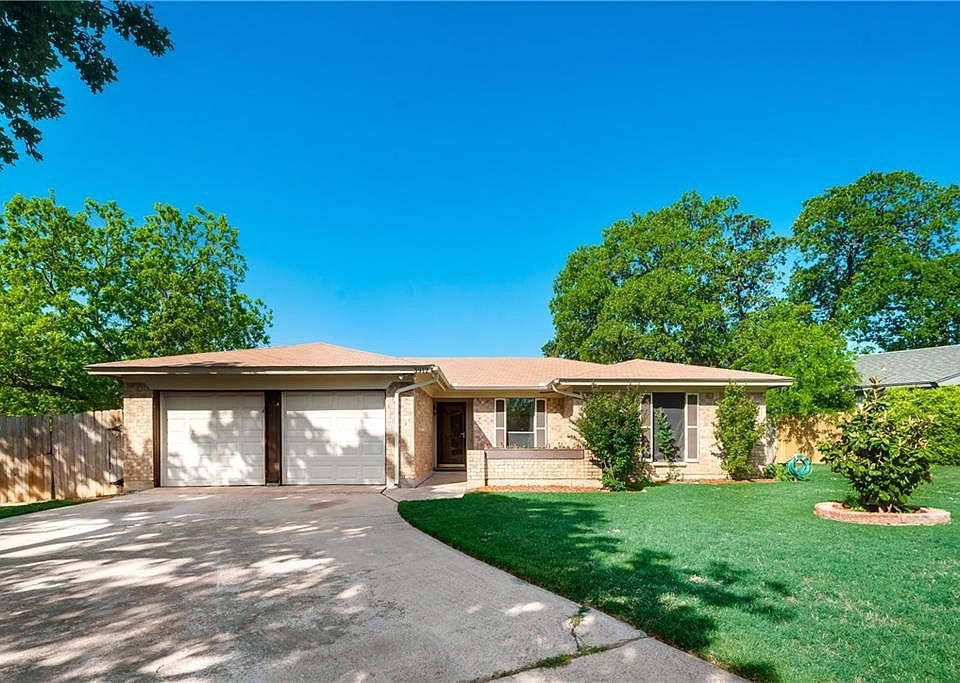 1st image of 3912 Woodbury Ct