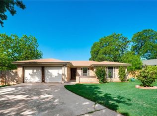3912 Woodbury Ct, Arlington, TX 76017