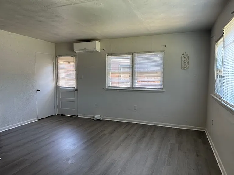 4 Boeing Rd #4A — Photo 2