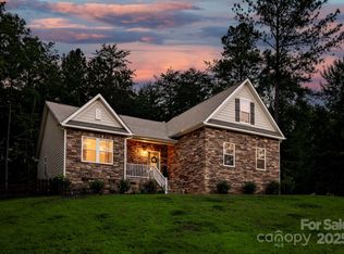 1367 Ron Whicker Dr, Catawba, NC 28609