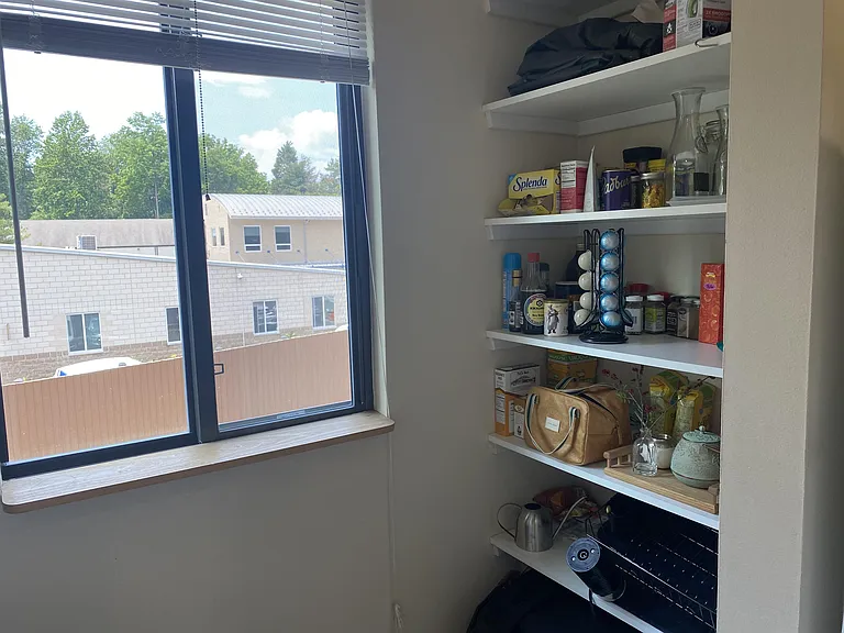1000 Linden Ave #1 — Photo 9