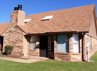 8923 Fairfield Greens Dr, Midwest City, OK 73110
