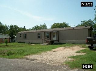 106 W Rucker St, Madisonville, TX 77864