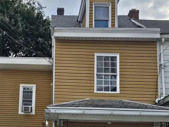 238 N Nicholas St, Saint Clair, PA 17970