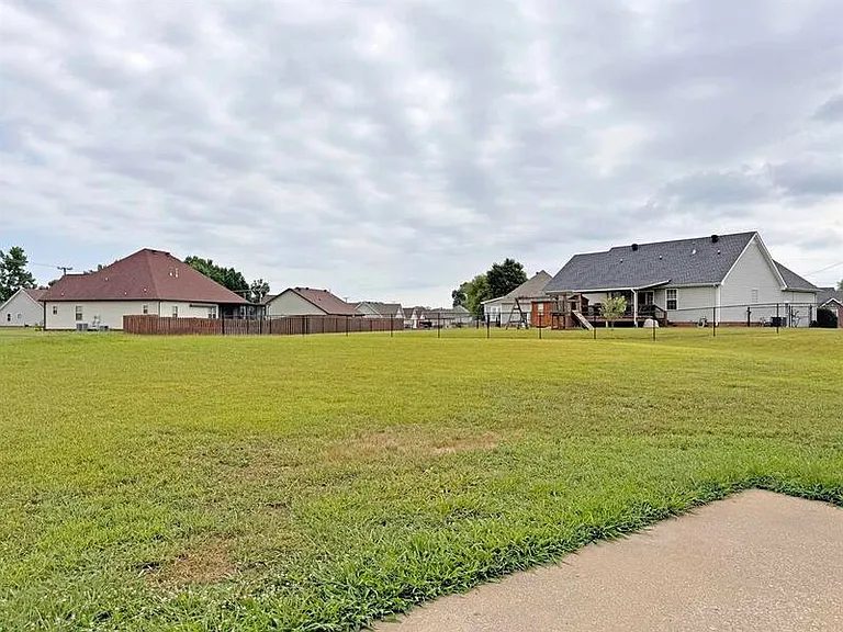 289 Ballygar Ct — Photo 14