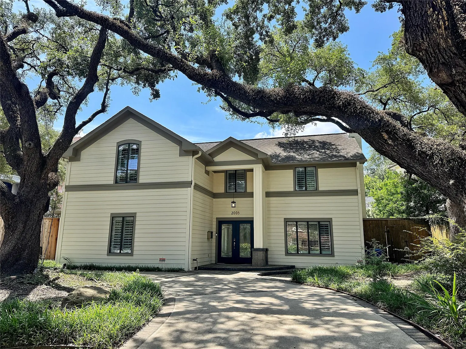 4 bed, 3.5 bath, 3022 sqft, $9,800 — Photo 2
