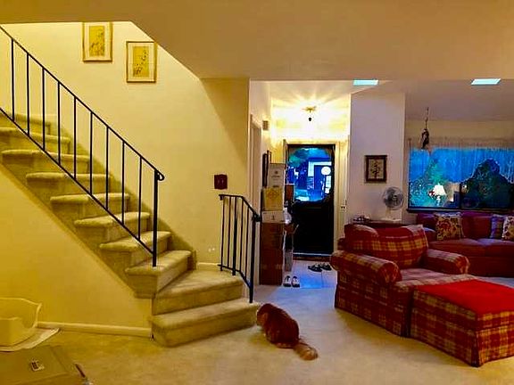5th image of 527 Barberry Ln