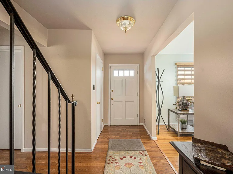 6917 Stoneybrooke Ln — Photo 13