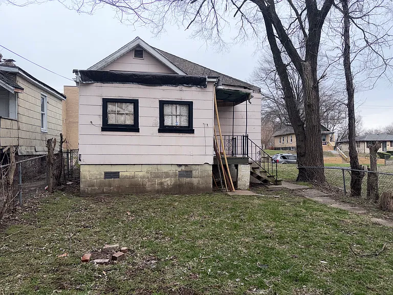 1513 S Livingston St — Photo 35