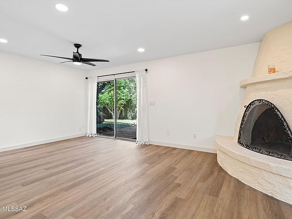3rd image of 5248 N Pueblo Villas Dr