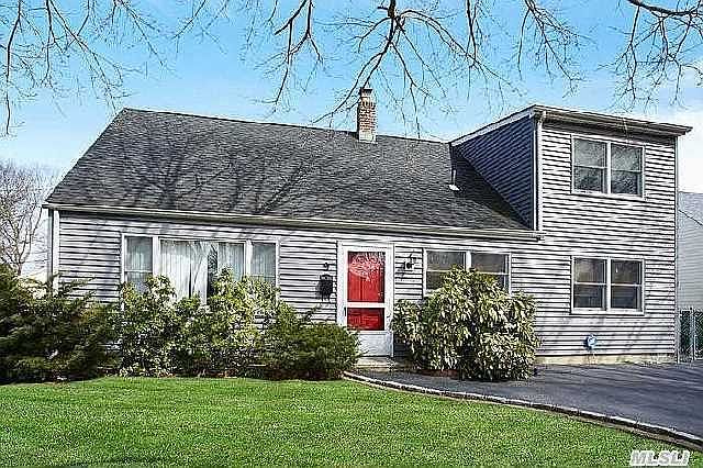 1st image of 9 Heather Ln