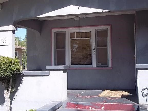 2nd image of 142 N Minaret Ave