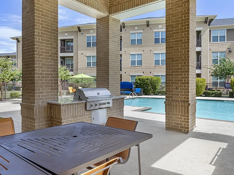 Mansfield on the Green Apartments — Photo 25