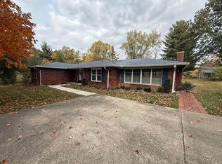 9410 County Line Rd, Sellersburg, IN 47172