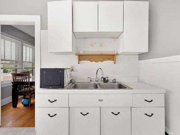 4th image of 3421 Glenway Ave