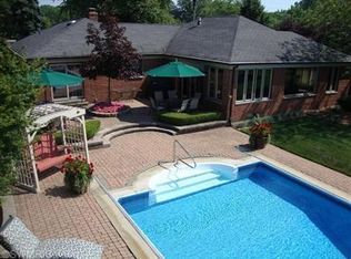 1136 Shore Dr, New Buffalo, MI 49117