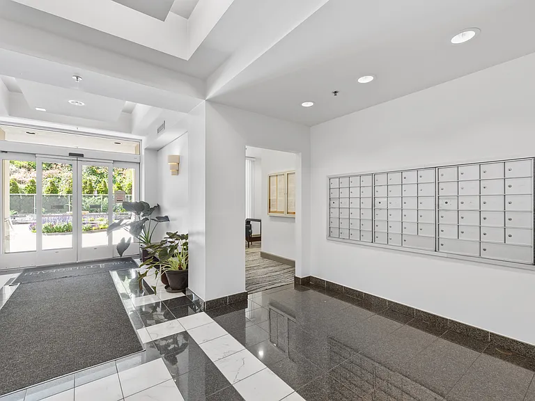 220 Lombard St #317 — Photo 3